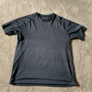 Under Armour athletic short sleeve shirt